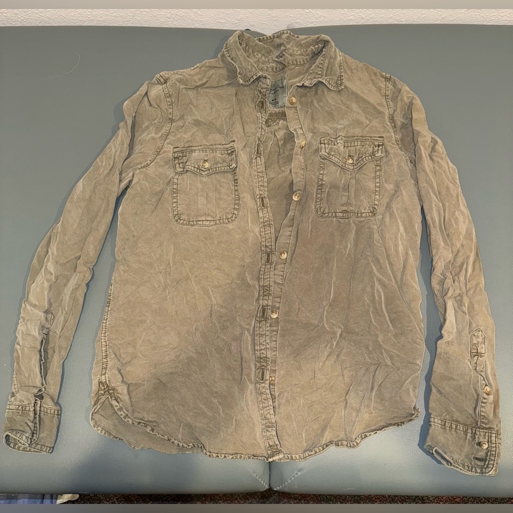 American Eagle Outfitters Olive Button-Up